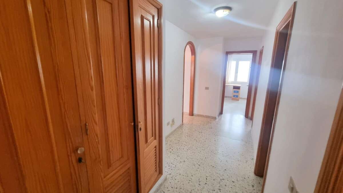 3 bedroom Flat for sale in Arrecife with garage - € 279,000 (Ref: 9536577)