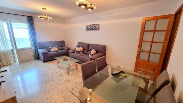 3 bedroom Flat for sale in Arrecife with garage - € 279,000 (Ref: 9536577)