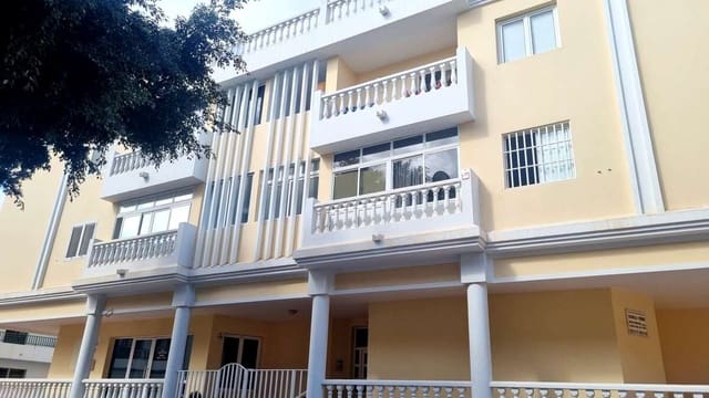 3 bedroom Flat for sale in Arrecife with garage - € 279,000 (Ref: 9536577)