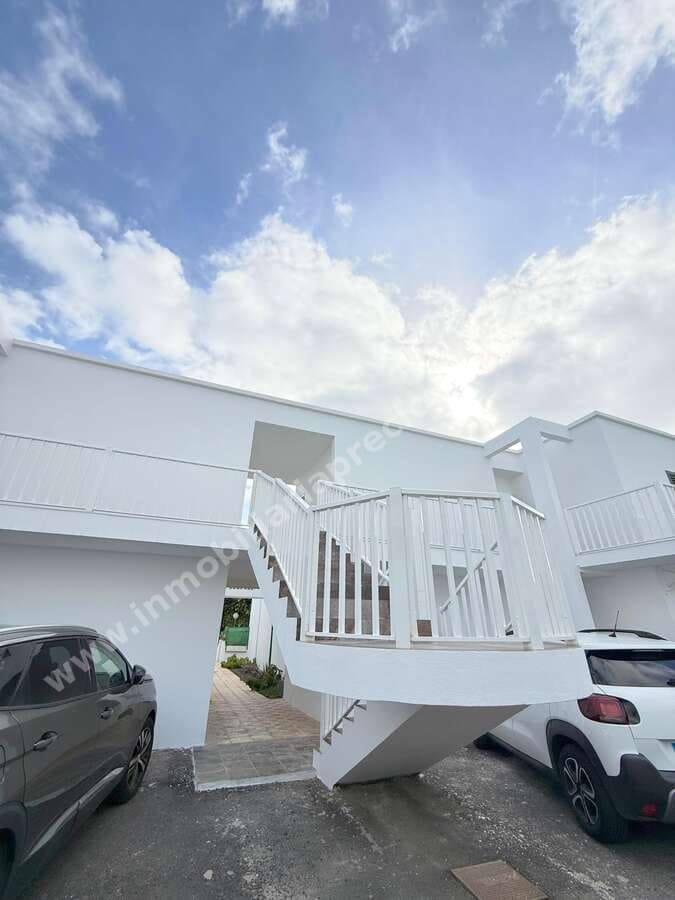 Apartamento de 2 habitaciones en Puerto del Carmen en venta con garaje - 285.000 € (Ref: 9567922)