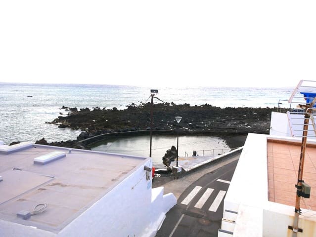 6 bedroom Finca/Country House for sale in Punta Mujeres, Haría with garage - € 450,000 (Ref: 9573710)