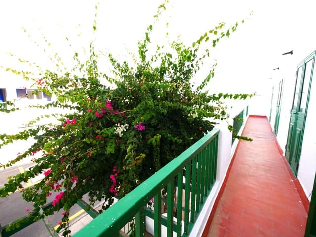 6 bedroom Finca/Country House for sale in Punta Mujeres, Haría with garage - € 450,000 (Ref: 9573710)