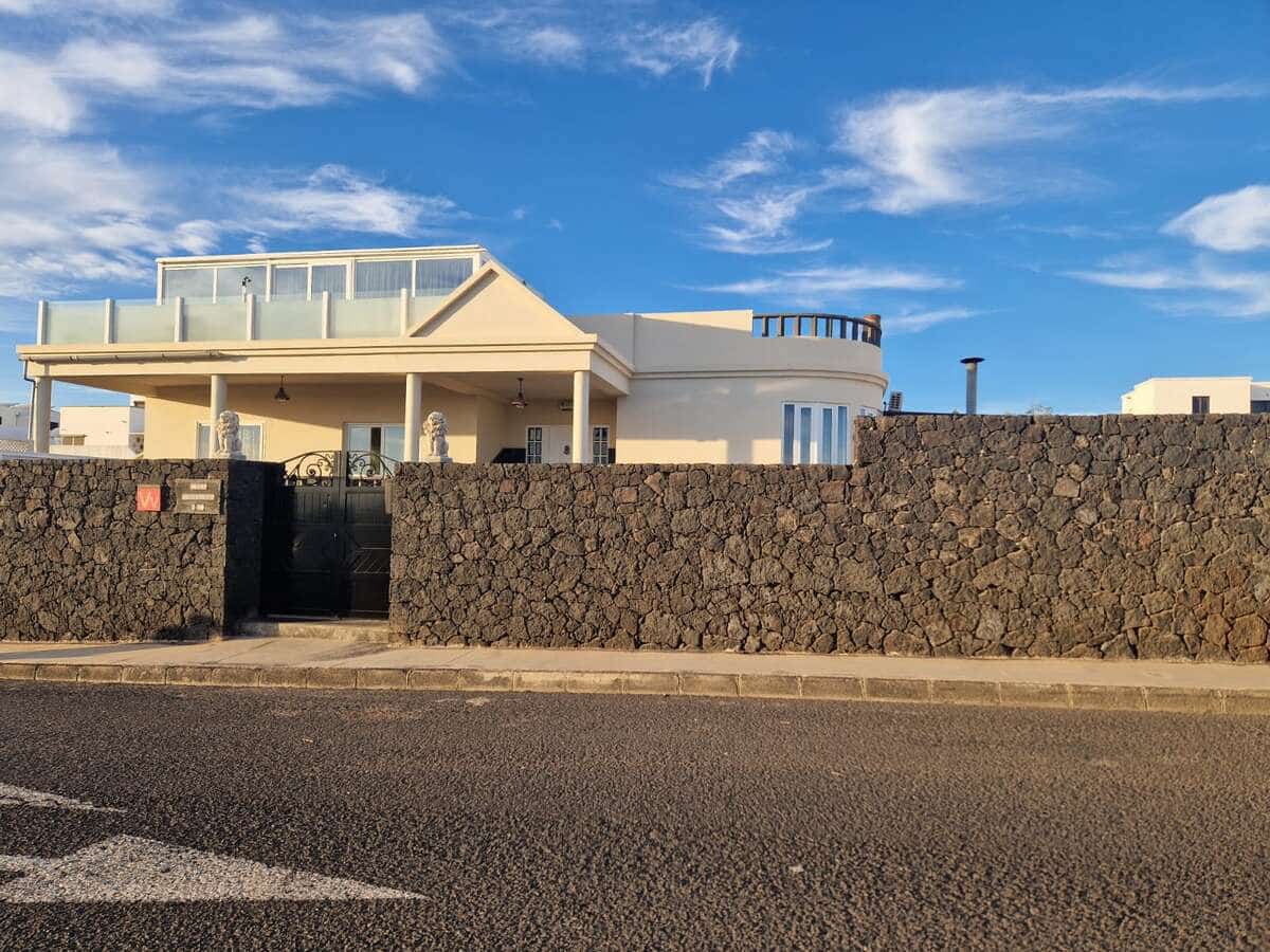 4 soveværelse Villa til salg i Tahiche med swimmingpool garage - € 1.200.000 (Ref: 9573712)