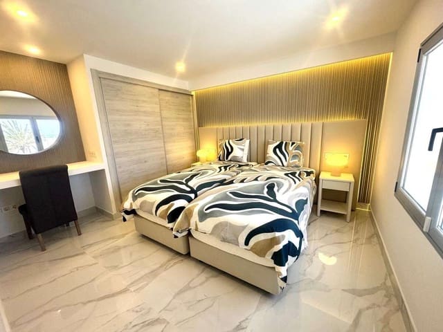 3 soveværelse Semi-Rækkehus til salg i Puerto del Carmen, Tías med swimmingpool garage - € 615.000 (Ref: 9575466)