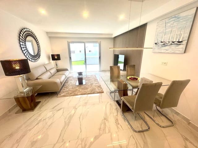 3 chambre Villa/Maison Semi-Mitoyenne à vendre à Puerto del Carmen, Tías avec piscine garage - 615 000 € (Ref: 9575466)