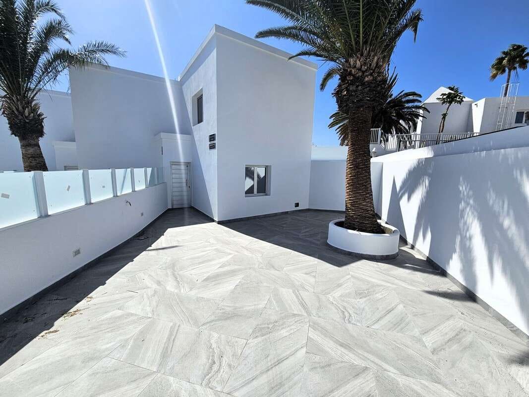 Pareado de 3 habitaciones en Puerto del Carmen en venta con garaje - 585.000 € (Ref: 9575468)