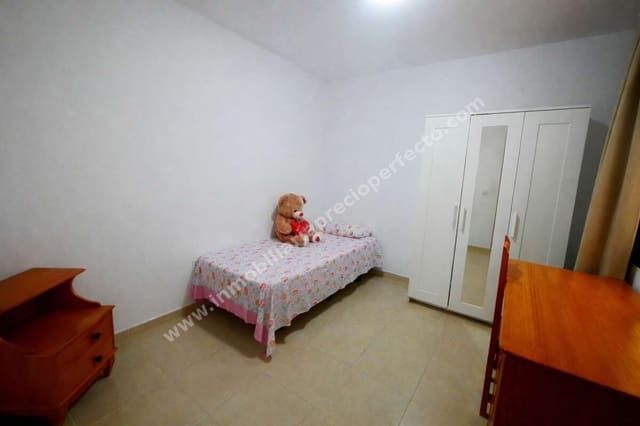 Piso de 2 habitaciones en Arrecife en venta - 179.000 € (Ref: 9598529)