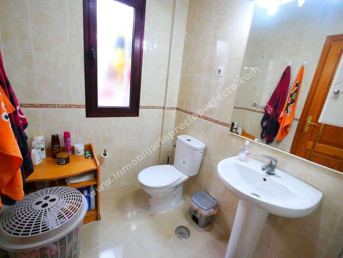 2 bedroom Flat for sale in Arrecife - € 179,000 (Ref: 9598529)