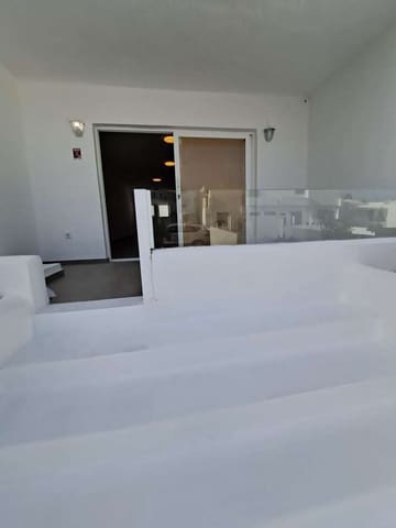 3 slaapkamer Halfvrijstaande villa te koop in Puerto del Carmen, Tías met garage - € 400.000 (Ref: 9610698)