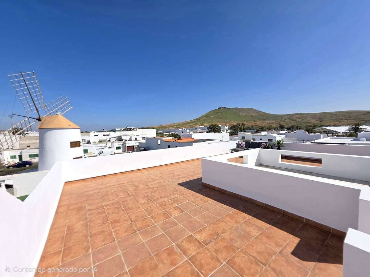 3 makuuhuone Maalaistalo myytävänä paikassa Teguise mukana 
autotalli - 385 000 € (Ref: 9614584)