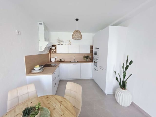 3 makuuhuone Maalaistalo myytävänä paikassa Teguise mukana 
autotalli - 385 000 € (Ref: 9614584)