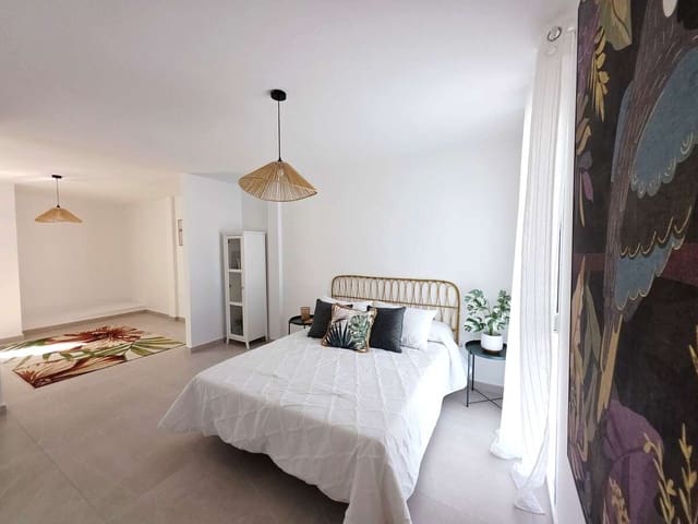 3 makuuhuone Maalaistalo myytävänä paikassa Teguise mukana 
autotalli - 385 000 € (Ref: 9614584)