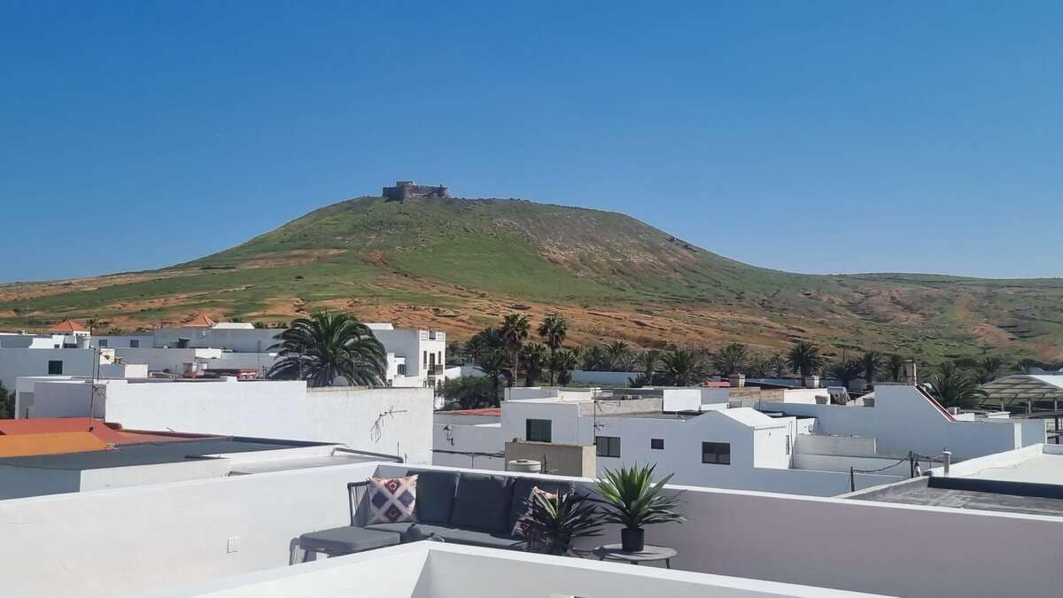 3 makuuhuone Maalaistalo myytävänä paikassa Teguise mukana 
autotalli - 385 000 € (Ref: 9614584)