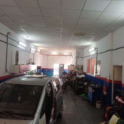 Comercial para venda em Arrecife - 159 000 € (Ref: 9614585)