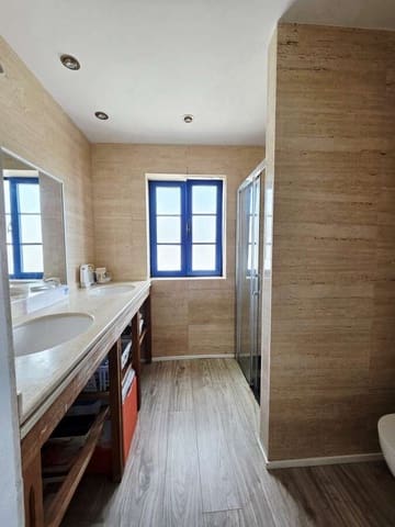 3 soverom Kjedet enebolig til salgs i Puerto Calero, Yaiza med svømmebasseng - € 465 000 (Ref: 9629510)