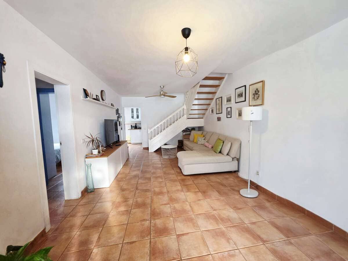 3 soverom Kjedet enebolig til salgs i Puerto Calero med svømmebasseng - € 465 000 (Ref: 9629510)