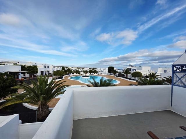 3 soverom Kjedet enebolig til salgs i Puerto Calero, Yaiza med svømmebasseng - € 465 000 (Ref: 9629510)