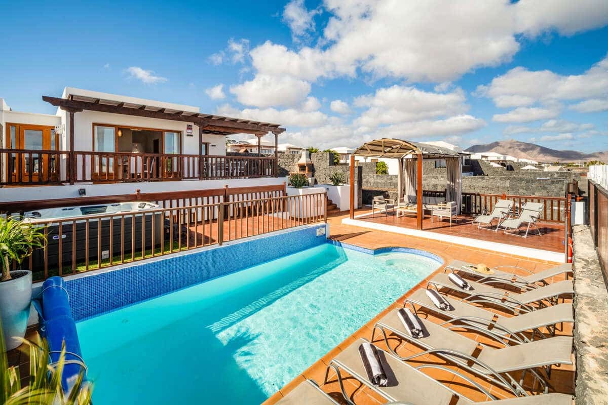 4 soveværelse Villa til salg i Playa Blanca med swimmingpool garage - € 790.000 (Ref: 9633709)