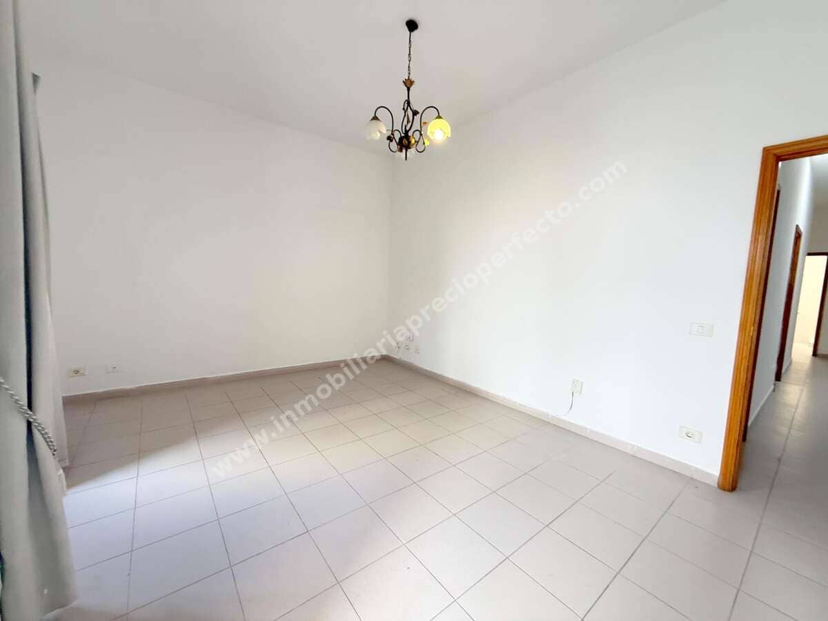 2 bedroom Finca/Country House for sale in Arrecife - € 220,000 (Ref: 9633710)