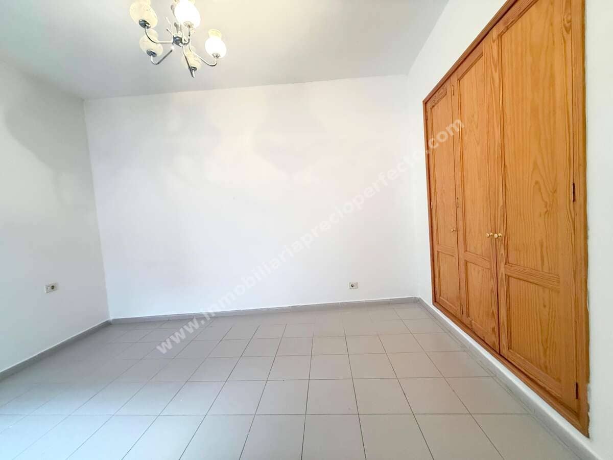 2 bedroom Finca/Country House for sale in Arrecife - € 220,000 (Ref: 9633710)