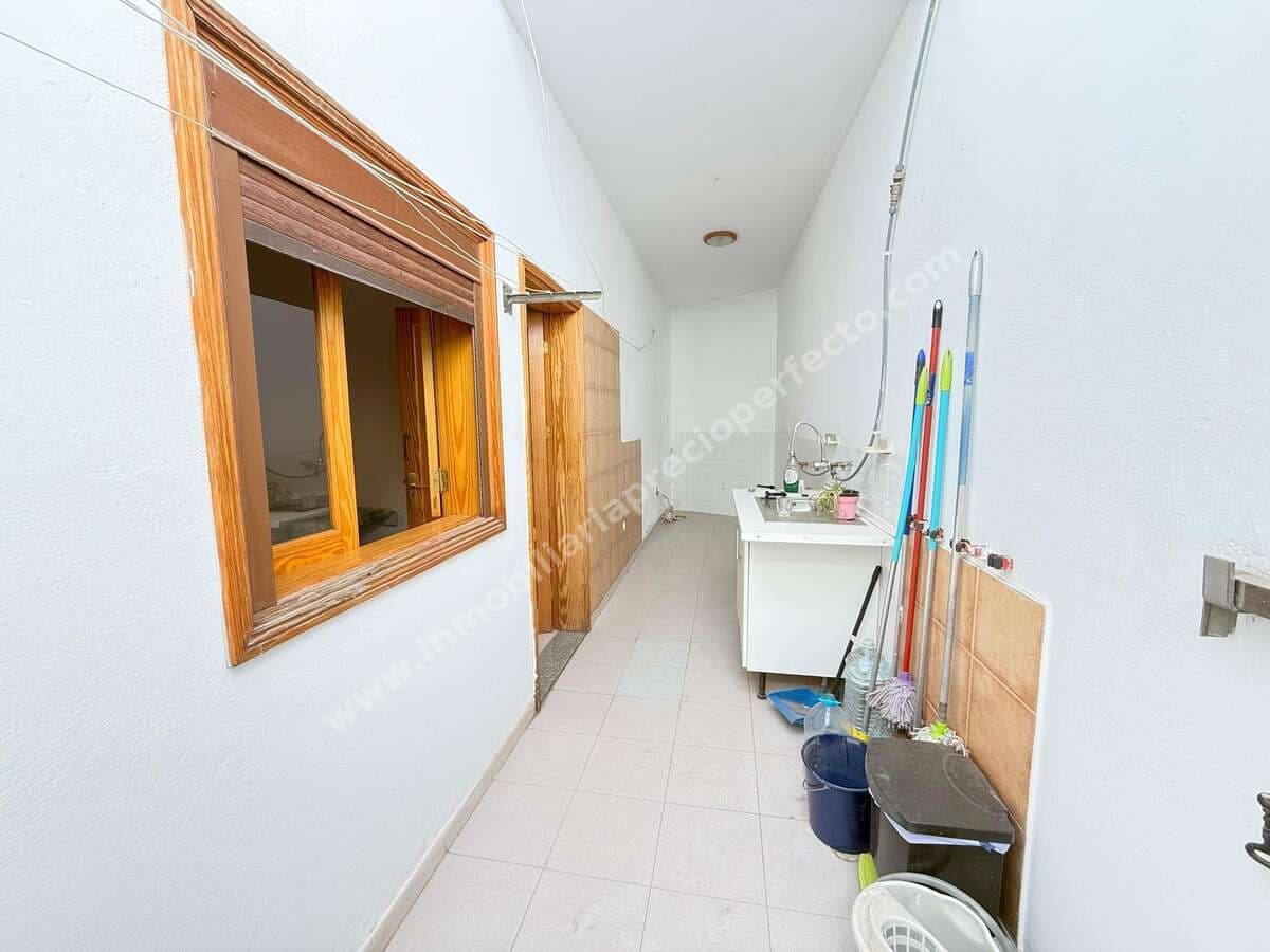 2 bedroom Finca/Country House for sale in Arrecife - € 220,000 (Ref: 9633710)