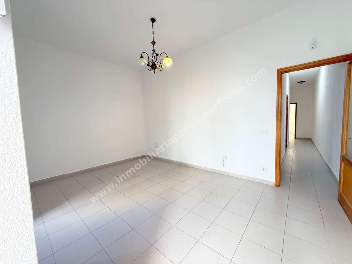 2 bedroom Finca/Country House for sale in Arrecife - € 220,000 (Ref: 9633710)