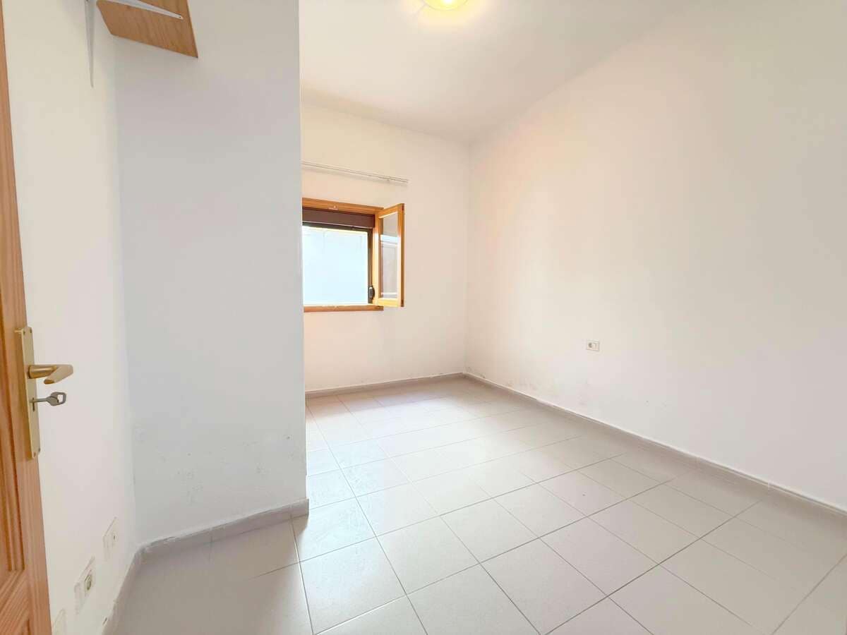 2 bedroom Finca/Country House for sale in Arrecife - € 220,000 (Ref: 9633710)