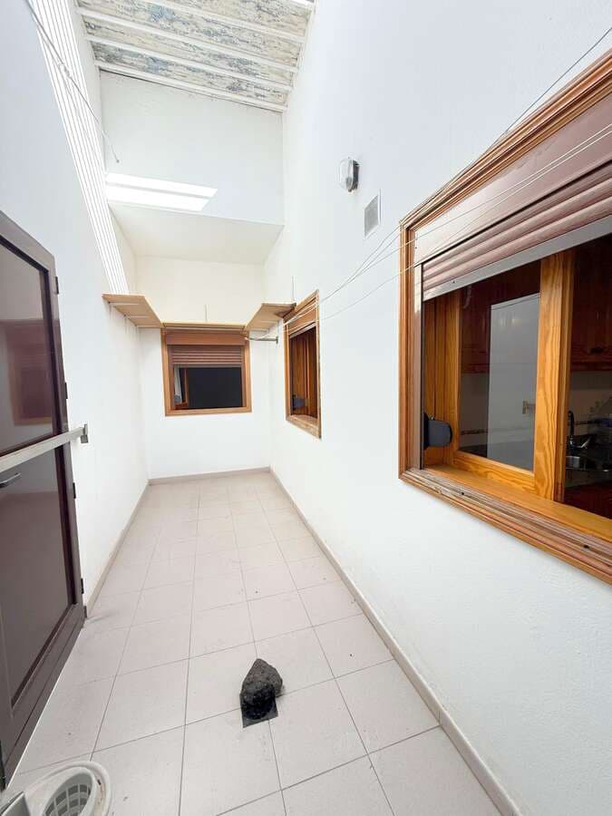 2 bedroom Finca/Country House for sale in Arrecife - € 220,000 (Ref: 9633710)