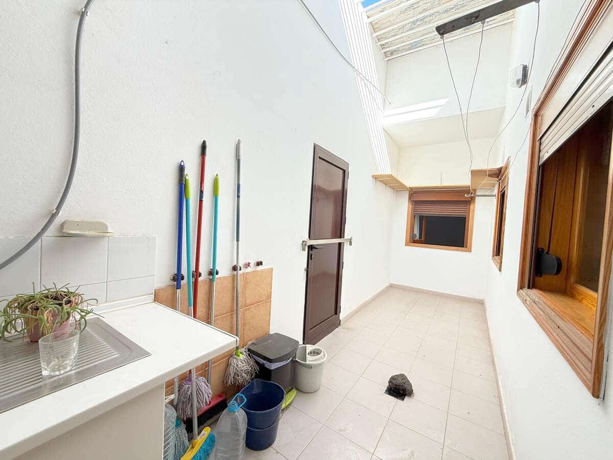 2 bedroom Finca/Country House for sale in Arrecife - € 220,000 (Ref: 9633710)