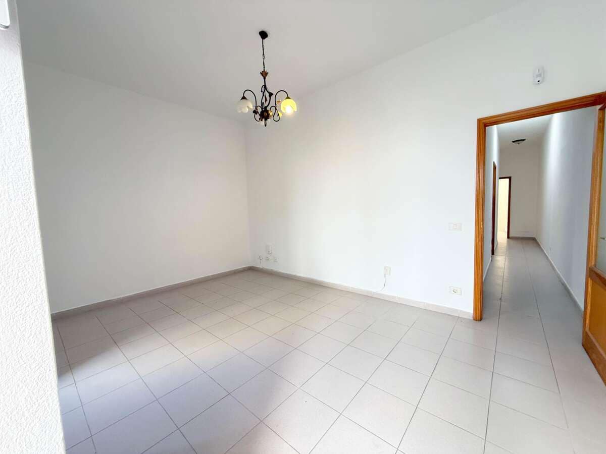 2 bedroom Finca/Country House for sale in Arrecife - € 220,000 (Ref: 9633710)