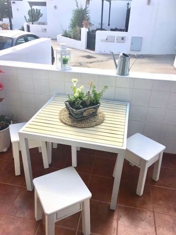 Pareado de 3 habitaciones en Costa Teguise, Teguise en venta con garaje - 375.000 € (Ref: 9638952)