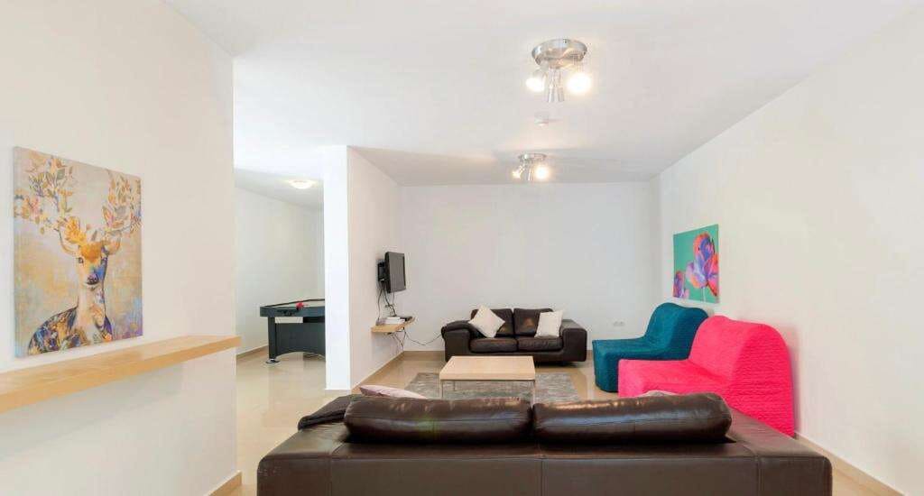 5 bedroom Villa for sale in Playa Blanca with pool - € 750,000 (Ref: 9658169)