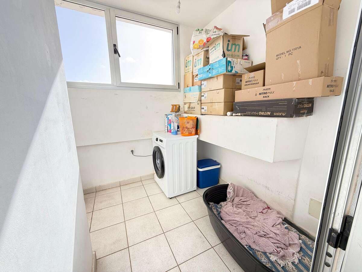 2 bedroom Apartment for sale in Arrecife - € 190,000 (Ref: 9658170)