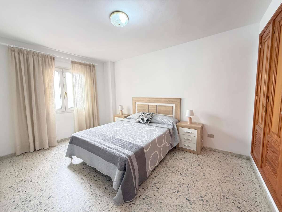 Piso de 3 habitaciones en Arrecife en venta con garaje - 278.900 € (Ref: 9658171)