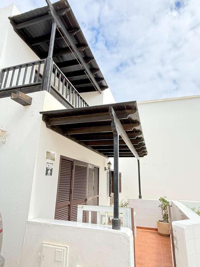 3 sovrum Semi-fristående Villa till salu i Costa Teguise med garage - 375 000 € (Ref: 9673726)