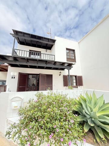 3 sovrum Semi-fristående Villa till salu i Costa Teguise, Teguise med garage - 375 000 € (Ref: 9673726)