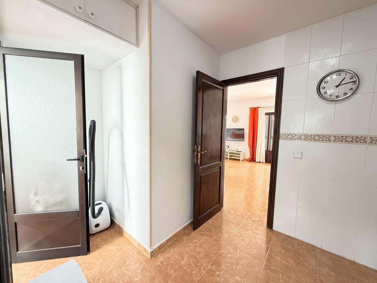 3 sovrum Semi-fristående Villa till salu i Costa Teguise med garage - 375 000 € (Ref: 9673726)