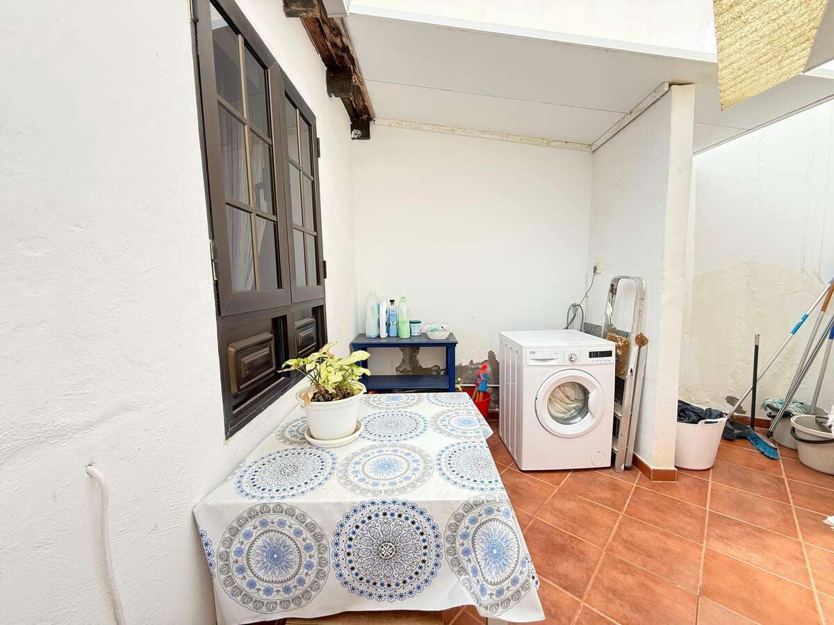 3 sovrum Semi-fristående Villa till salu i Costa Teguise med garage - 375 000 € (Ref: 9673726)