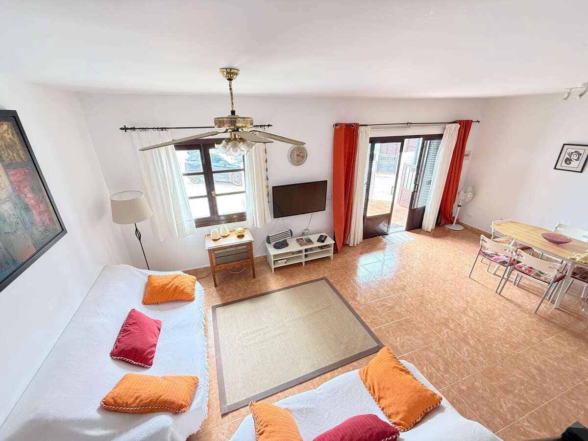 3 sovrum Semi-fristående Villa till salu i Costa Teguise med garage - 375 000 € (Ref: 9673726)