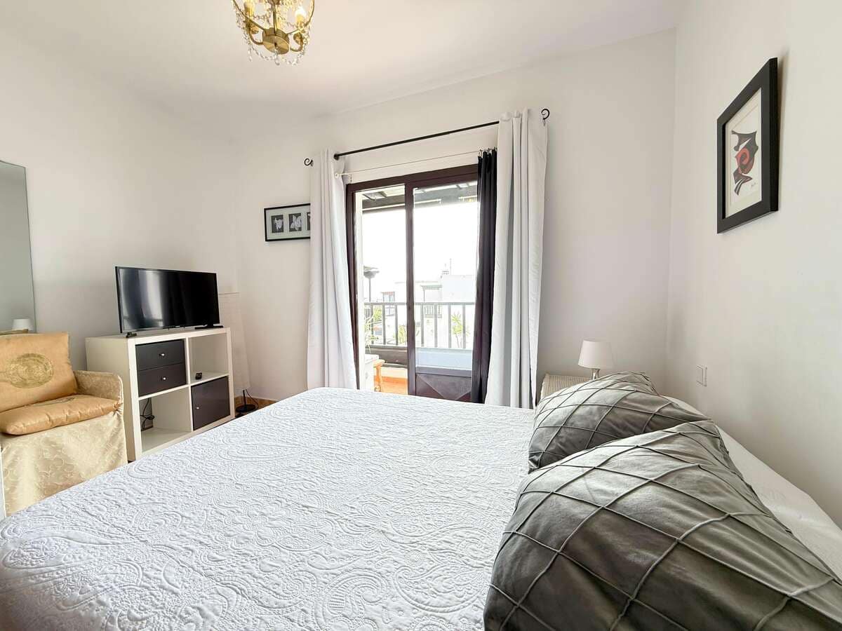 3 sovrum Semi-fristående Villa till salu i Costa Teguise med garage - 375 000 € (Ref: 9673726)