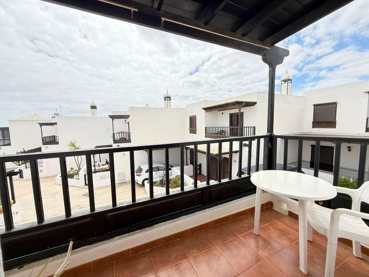 3 sovrum Semi-fristående Villa till salu i Costa Teguise med garage - 375 000 € (Ref: 9673726)