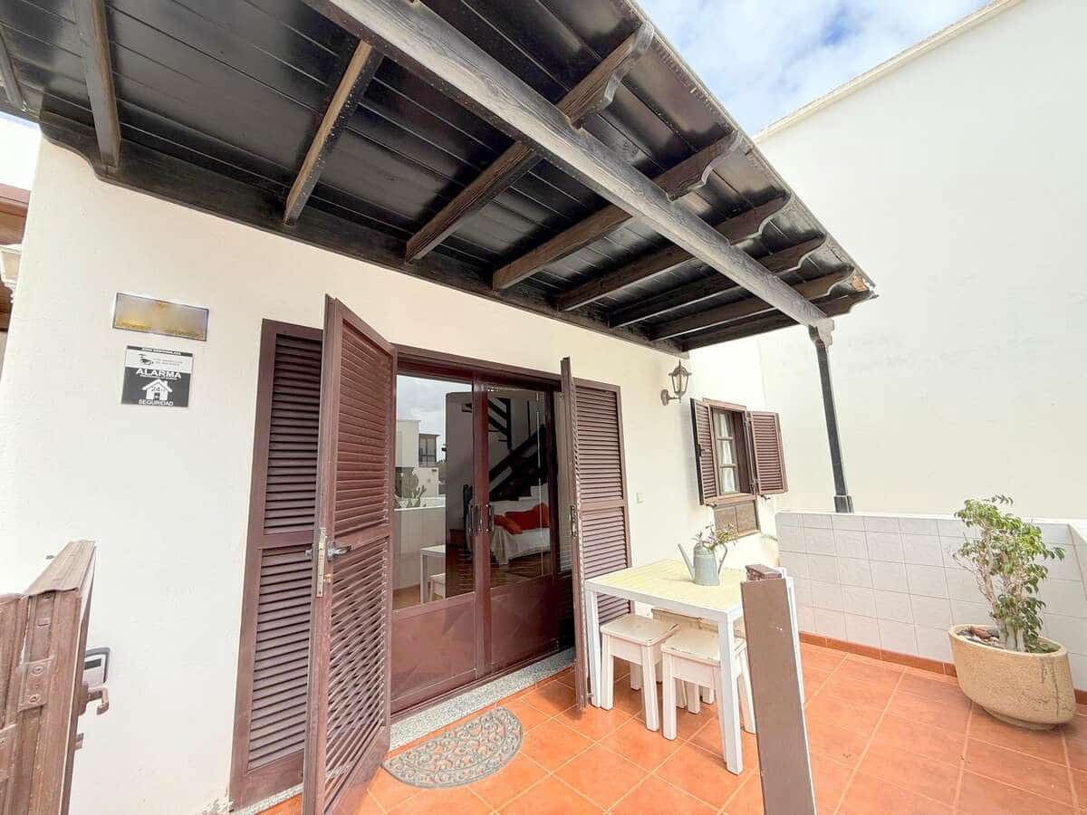 3 sovrum Semi-fristående Villa till salu i Costa Teguise med garage - 375 000 € (Ref: 9673726)