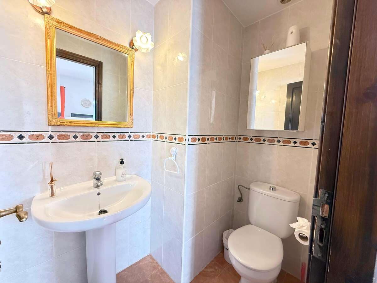 3 sovrum Semi-fristående Villa till salu i Costa Teguise med garage - 375 000 € (Ref: 9673726)