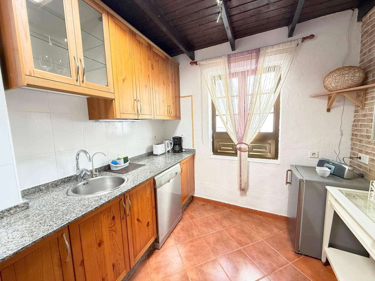 3 sovrum Semi-fristående Villa till salu i Costa Teguise med garage - 375 000 € (Ref: 9673726)