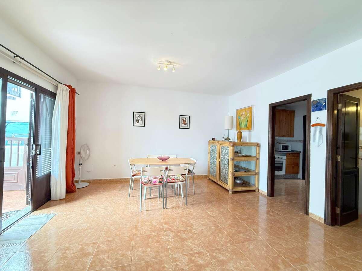 3 bedroom Semi-detached Villa for sale in Costa Teguise with garage - € 375,000 (Ref: 9673726)