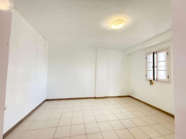 Kaupallinen vuokrattavana paikassa Puerto del Carmen, Tías - 2 000 € (Ref: 9697953)