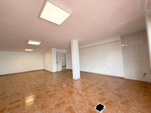 Kaupallinen vuokrattavana paikassa Puerto del Carmen, Tías - 2 000 € (Ref: 9697953)