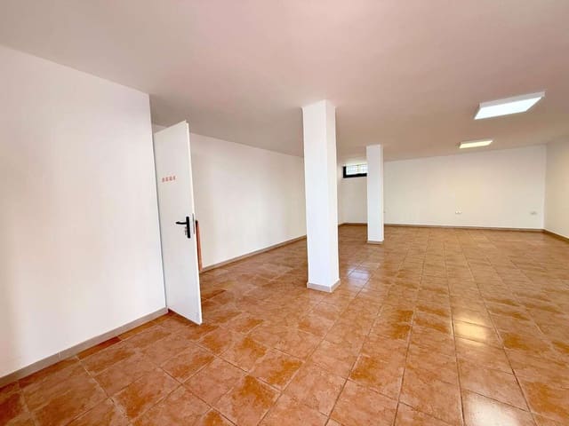 Kaupallinen vuokrattavana paikassa Puerto del Carmen, Tías - 2 000 € (Ref: 9697953)