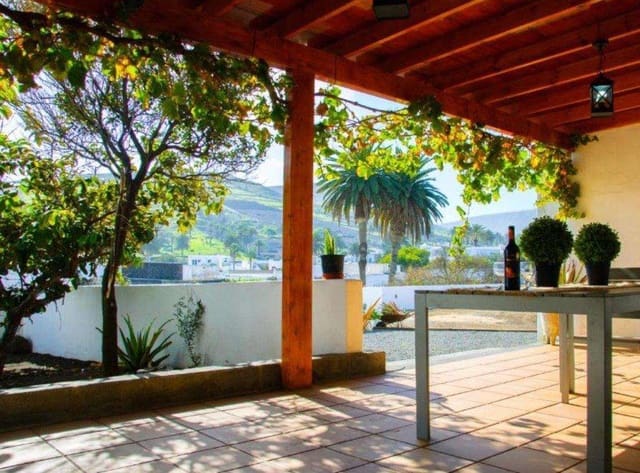 6 sovrum Finca/Hus på landet till salu i Haría med garage - 798 000 € (Ref: 9700364)