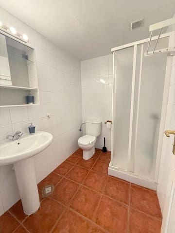 4 bedroom Finca/Country House for rent in Arrecife with garage - € 1,800 (Ref: 9714396)